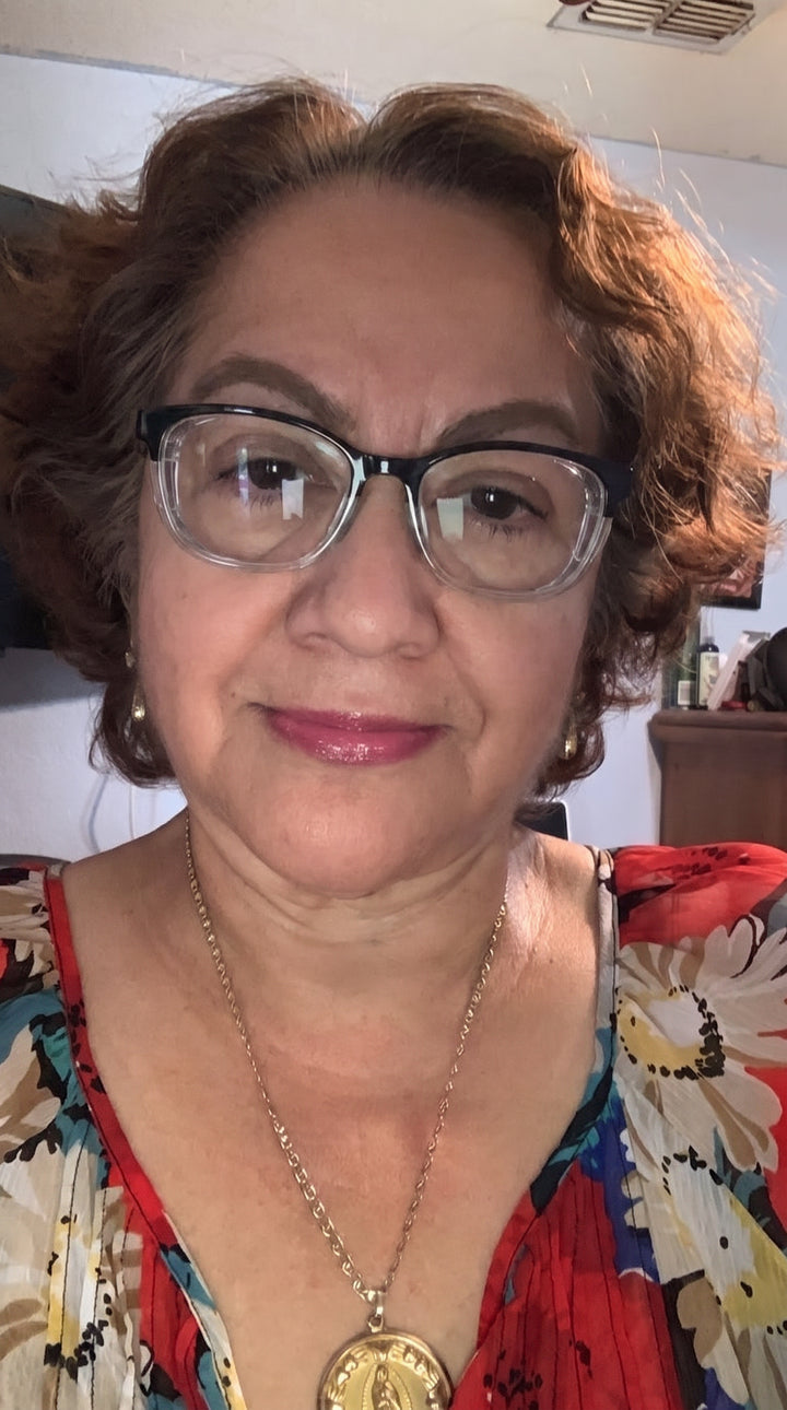 Adapt Dew customer wearing glasses, real customer photo